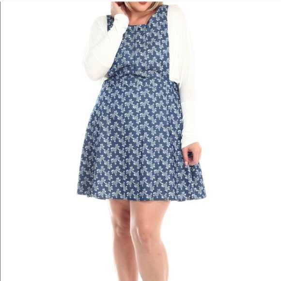 Bellino Back Point Dress - Picture 1 of 3